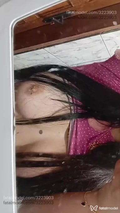 Acompanhante mulher morena (o) de olhos pretos - Ariely