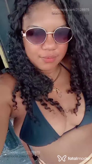 Acompanhante mulher morena (o) de olhos pretos em Serra Acompanhante mulher morena (o) de olhos pretos em Serra - Isabella