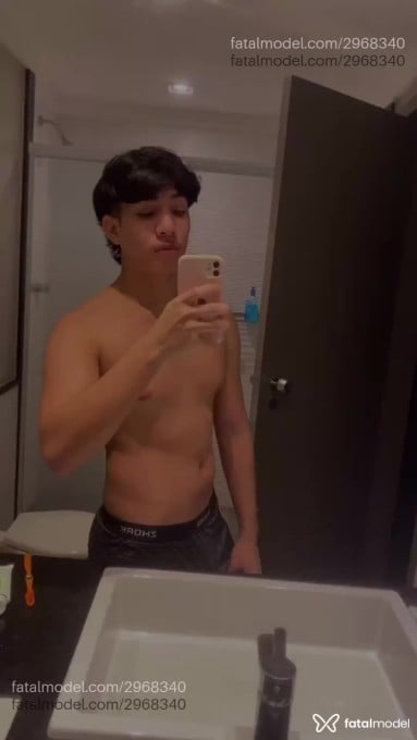 Acompanhante homem morena (o) de olhos castanhos em Cuiabá Acompanhante homem morena (o) de olhos castanhos em Cuiabá - Adriel