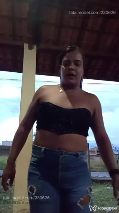 Acompanhante trans loira (o) de olhos castanhos em Pontal - Alya Sofia