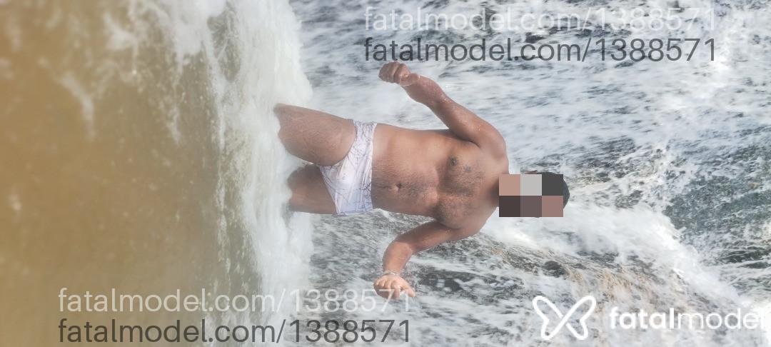 Acompanhante homem morena (o) de olhos castanhos em Guarapari - Negroblack