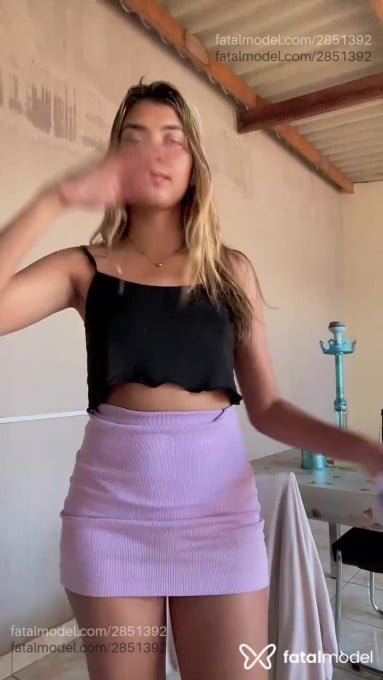 Acompanhante mulher loira (o) de olhos pretos em Taubaté - ísis Macedo