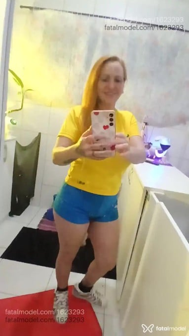 Acompanhante mulher ruiva (o) de olhos castanhos em Canoas - Dinni