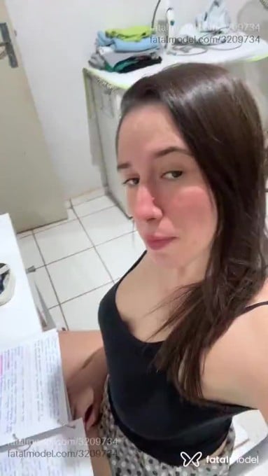 Acompanhante mulher com cabelo castanho de olhos castanhos em São José do Rio Preto Acompanhante mulher com cabelo castanho de olhos castanhos em São José do Rio Preto - Palloma