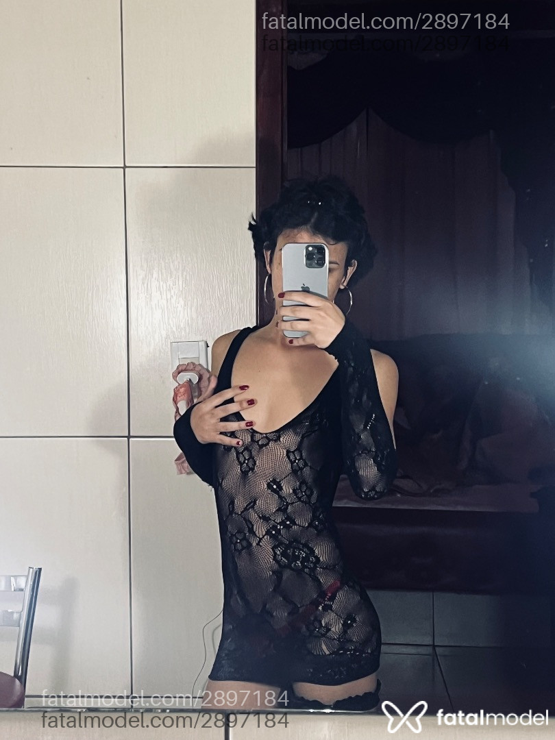 Acompanhante mulher trans morena (o) de olhos castanhos em Balneário Camboriú Acompanhante mulher trans morena (o) de olhos castanhos em Balneário Camboriú - Silver