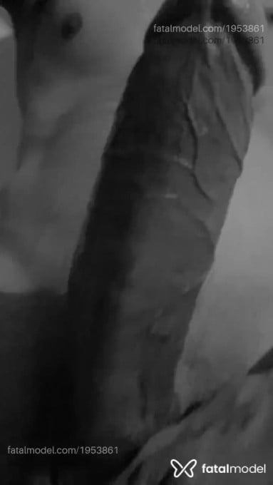 Acompanhante homem com cabelo castanho de olhos castanhos em Caldas Novas Acompanhante homem com cabelo castanho de olhos castanhos em Caldas Novas - Pretin