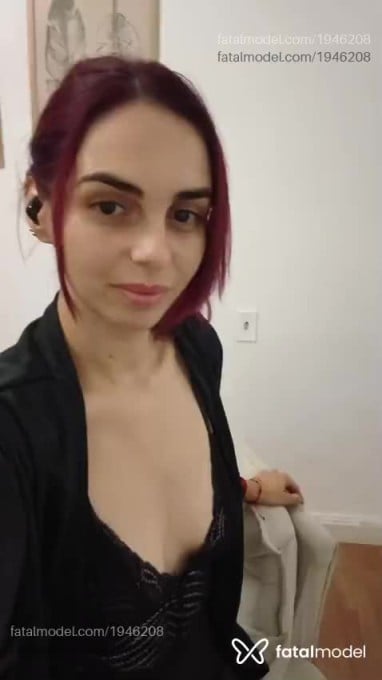 Acompanhante mulher ruiva (o) de olhos castanhos em São Paulo Acompanhante mulher ruiva (o) de olhos castanhos em São Paulo - Maya García