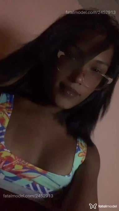 Acompanhante mulher trans com cabelo castanho de olhos castanhos em Salvador - Thaylinha