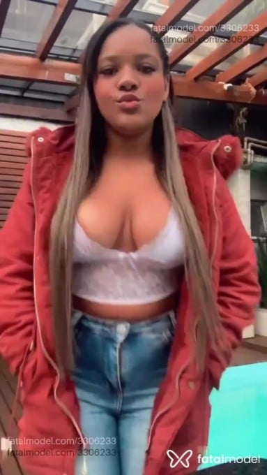 Acompanhante mulher morena (o) de olhos castanhos - Gabii