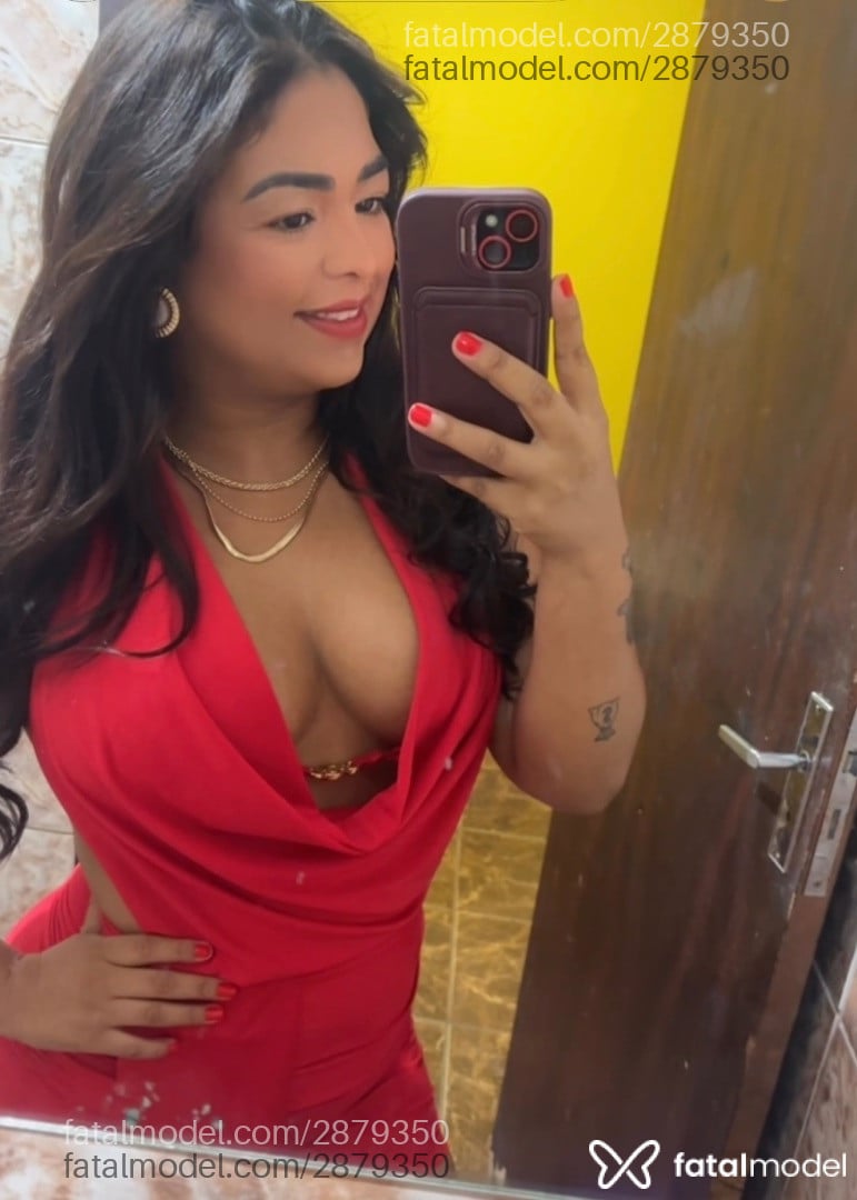 Acompanhante mulher com cabelo castanho de olhos pretos - Thais