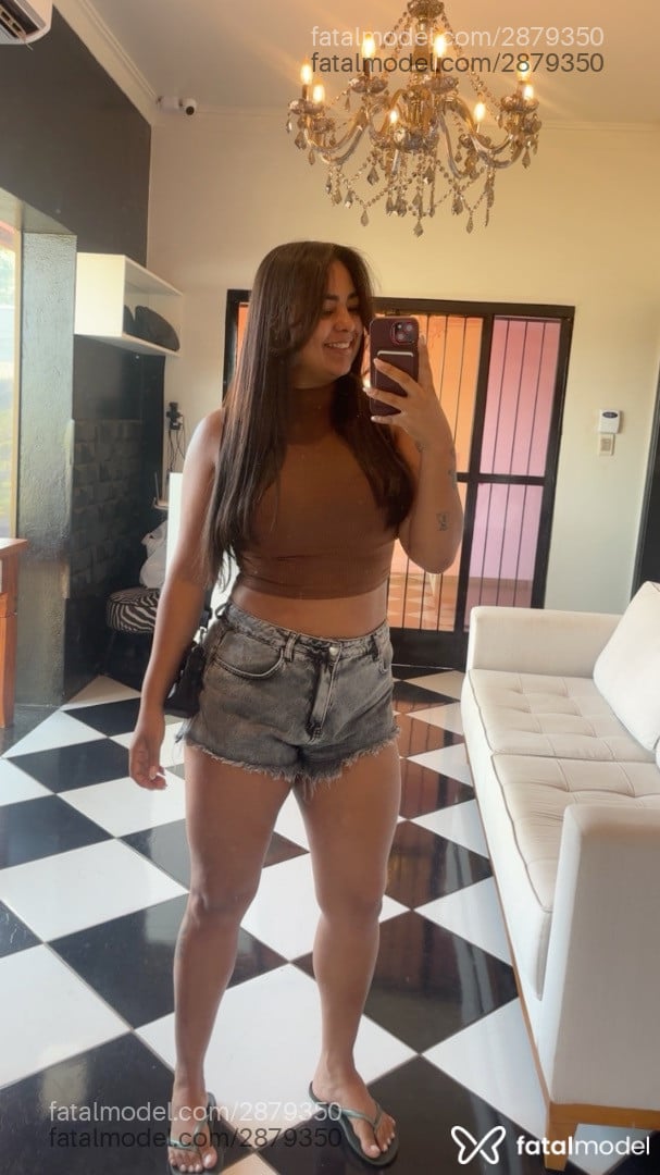 Acompanhante mulher com cabelo castanho de olhos pretos - Thais