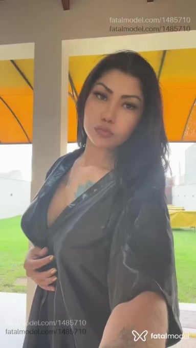 Acompanhante mulher morena (o) de olhos castanhos - Laura Acompanhante mulher morena (o) de olhos castanhos - Laura