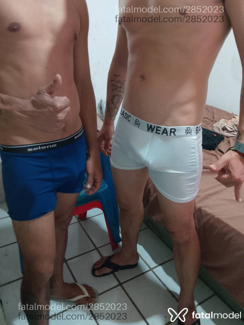 Acompanhante homem com cabelo grisalho de olhos castanhos em Guarapari - Júninho