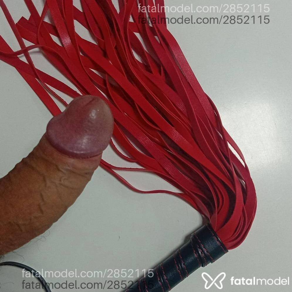 Acompanhante homem com cabelo castanho de olhos verdes - Thiago