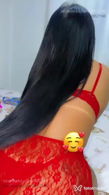 Acompanhante mulher com cabelo castanho de olhos pretos - Thaina