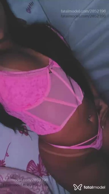 Acompanhante mulher com cabelo castanho de olhos pretos - Thaina