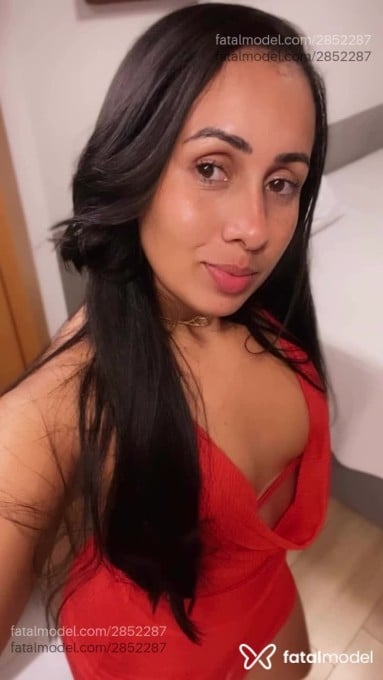 Acompanhante mulher morena (o) de olhos castanhos em Salvador Acompanhante mulher morena (o) de olhos castanhos em Salvador - Vetrixhot