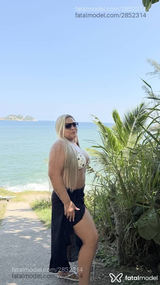 Acompanhante mulher loira (o) de olhos castanhos - Kety Oliveira