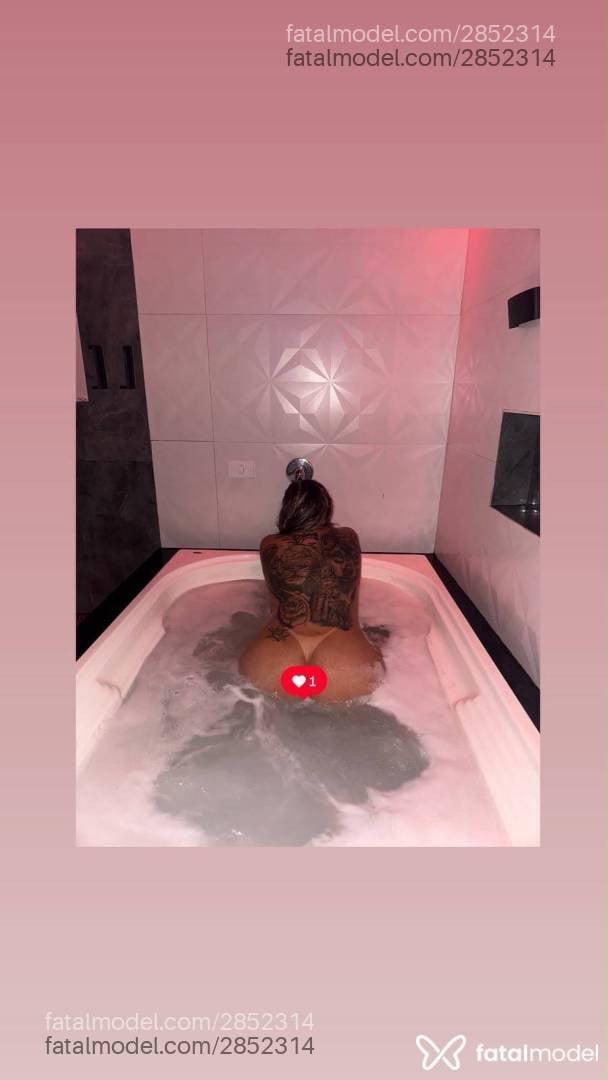 Acompanhante mulher loira (o) de olhos castanhos - Kety Oliveira
