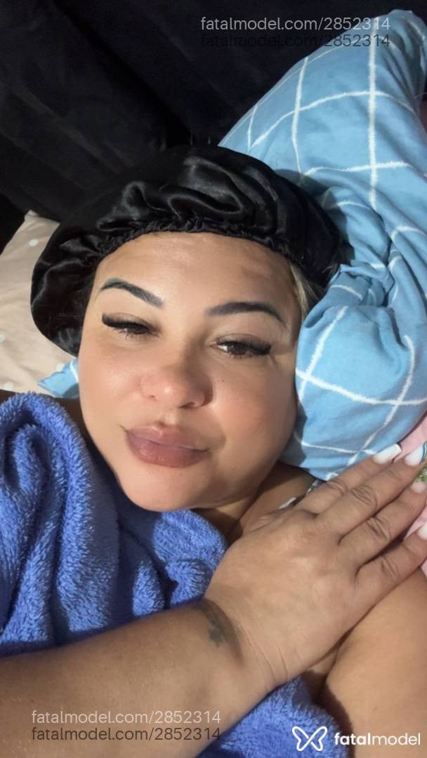 Acompanhante mulher loira (o) de olhos castanhos - Kety Oliveira