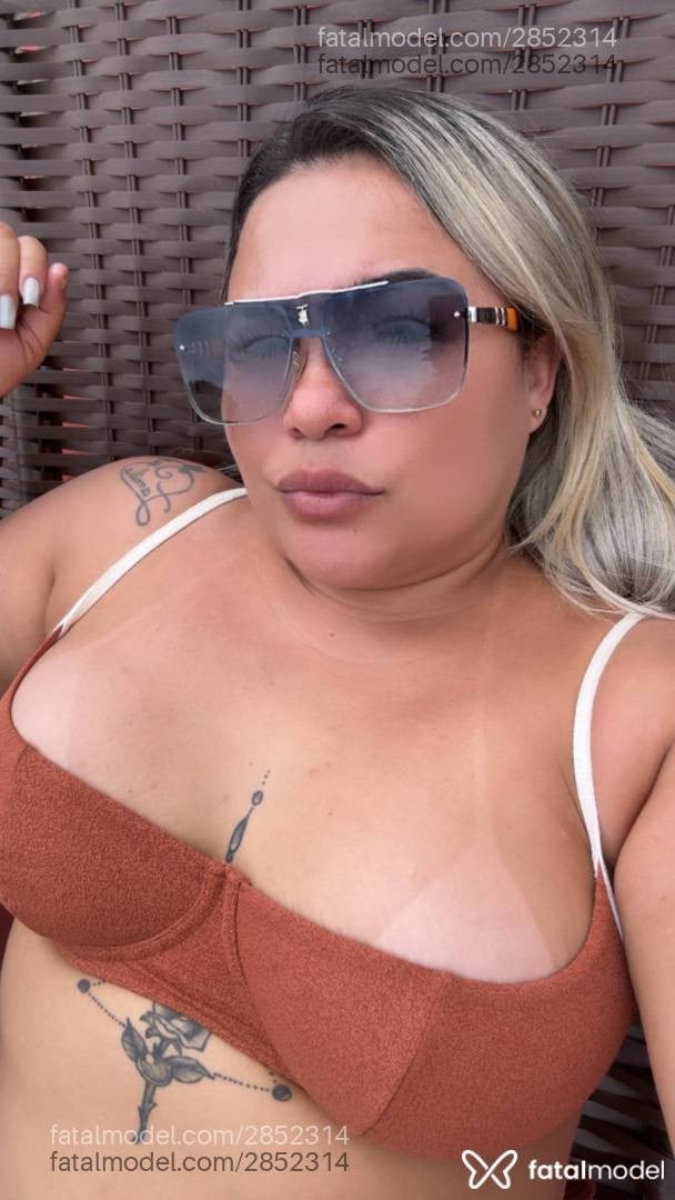 Acompanhante mulher loira (o) de olhos castanhos - Kety Oliveira