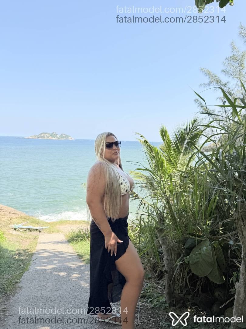 Acompanhante mulher loira (o) de olhos castanhos - Kety Oliveira