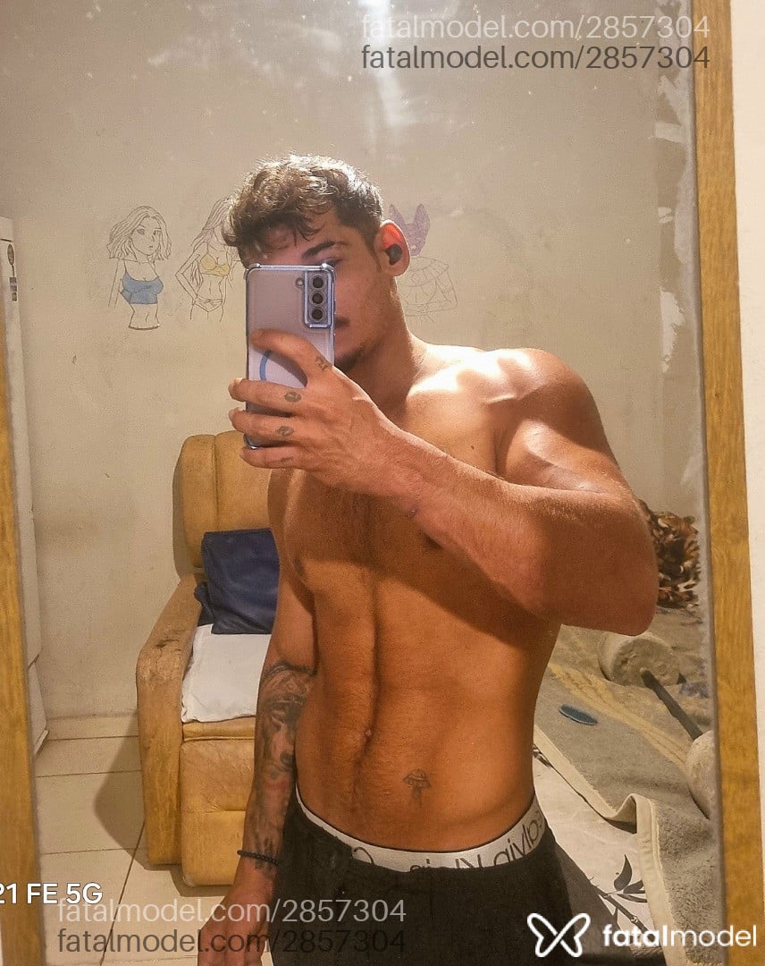 Acompanhante homem morena (o) de olhos castanhos em Cabo Frio - Jonas