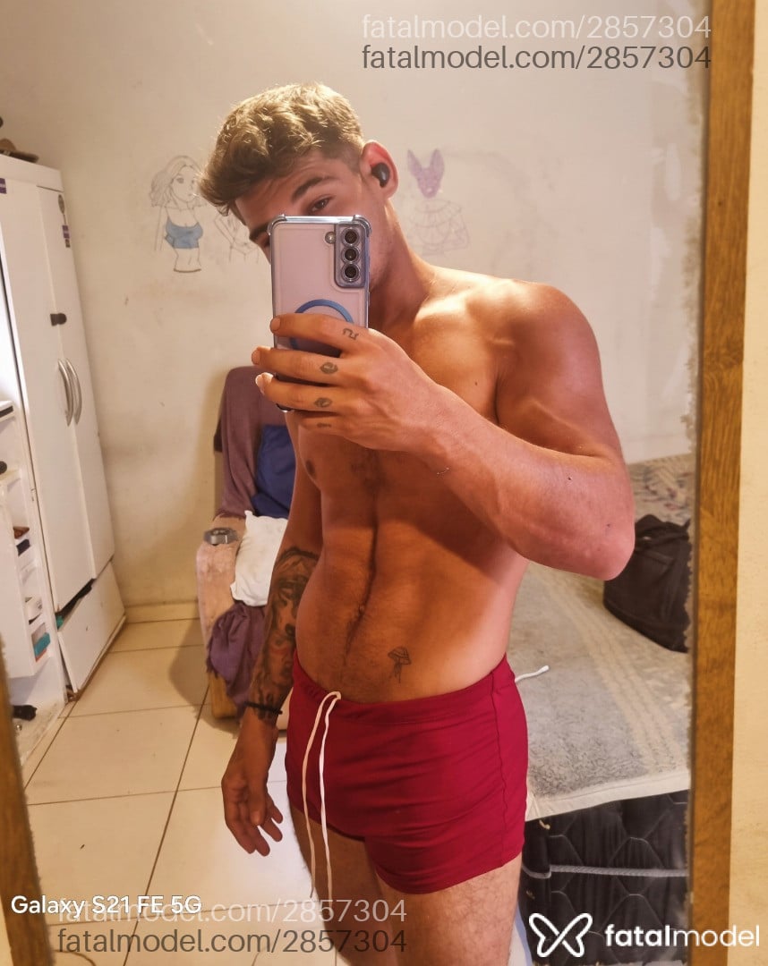 Acompanhante homem morena (o) de olhos castanhos em Cabo Frio - Jonas