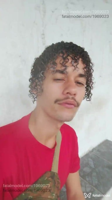 Acompanhante homem morena (o) de olhos castanhos em Nova Iguaçu - Matheus
