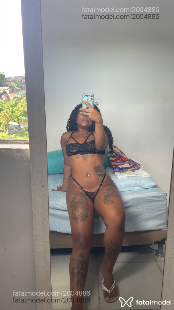 Acompanhante mulher com cabelo castanho de olhos mel em Recife - Vicky Brito