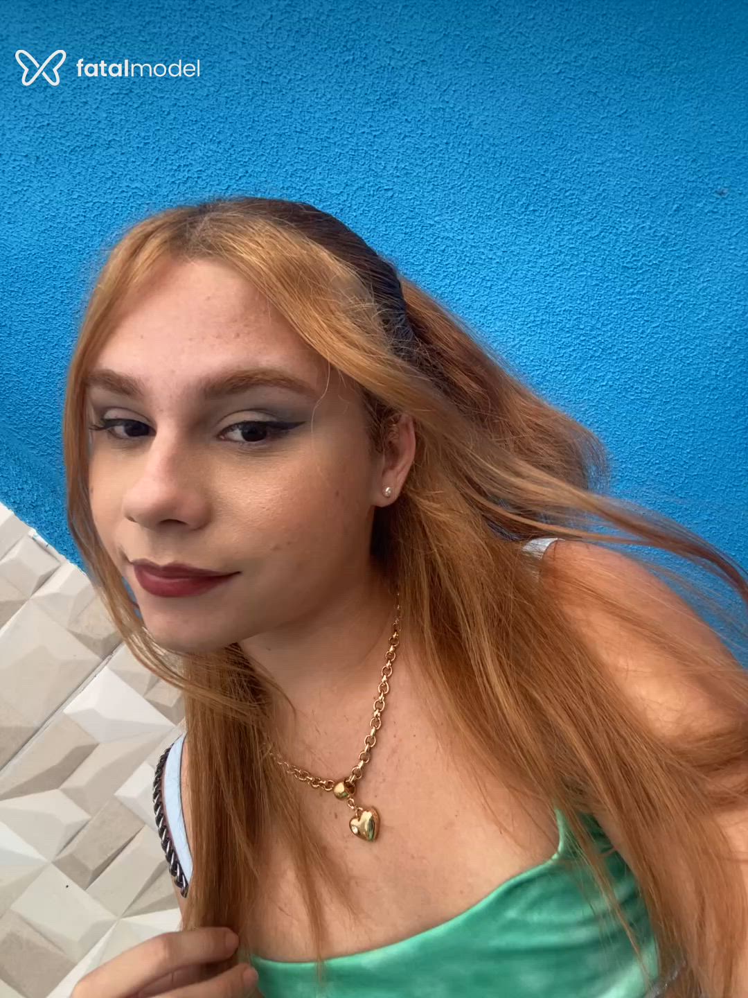 Acompanhante mulher trans com cabelo castanho de olhos castanhos - Gabriela