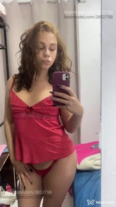 Acompanhante mulher trans com cabelo castanho de olhos castanhos em Virtual - Gabriela