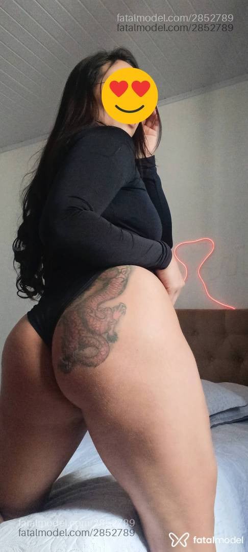 Acompanhante mulher morena (o) de olhos pretos - Melissa