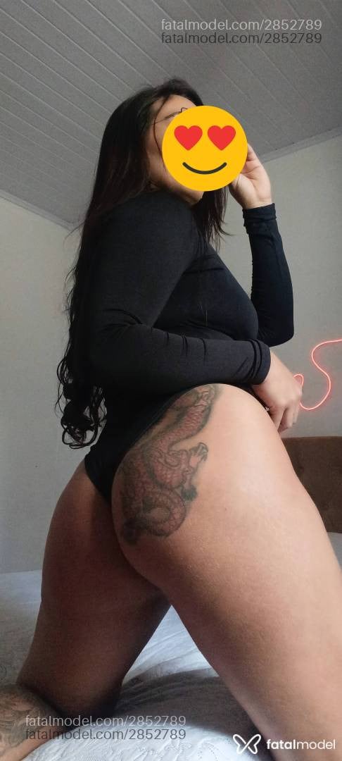 Acompanhante mulher morena (o) de olhos pretos - Melissa