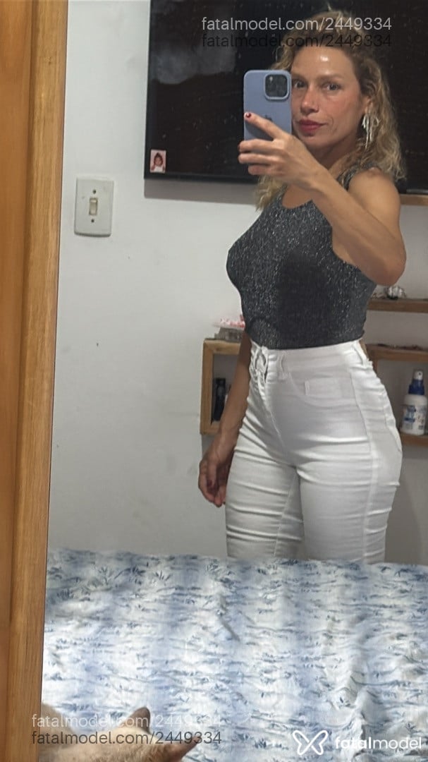 Acompanhante mulher loira (o) de olhos castanhos em Virtual - Camila
