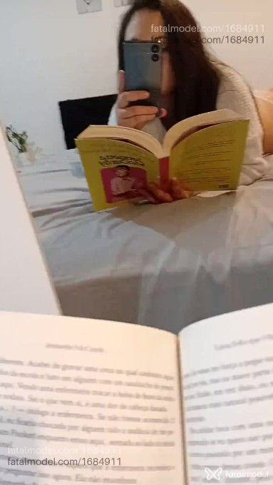 Acompanhante mulher com cabelo castanho de olhos verdes - Camilly Weber Acompanhante mulher com cabelo castanho de olhos verdes - Camilly Weber