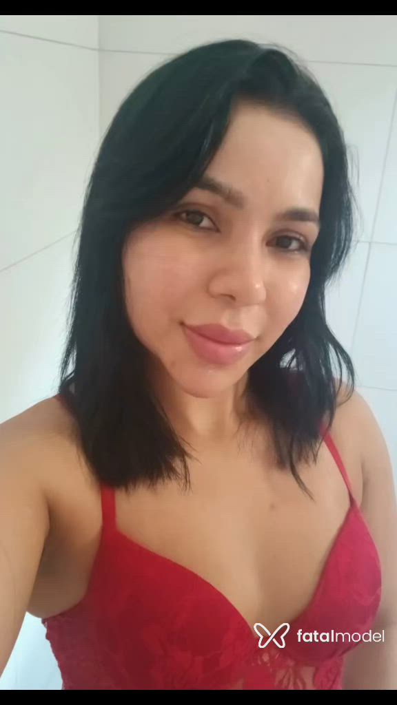 Acompanhante mulher morena (o) de olhos pretos - Maju Morena