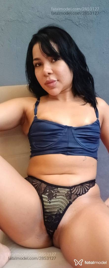 Acompanhante mulher morena (o) de olhos pretos - Maju Morena
