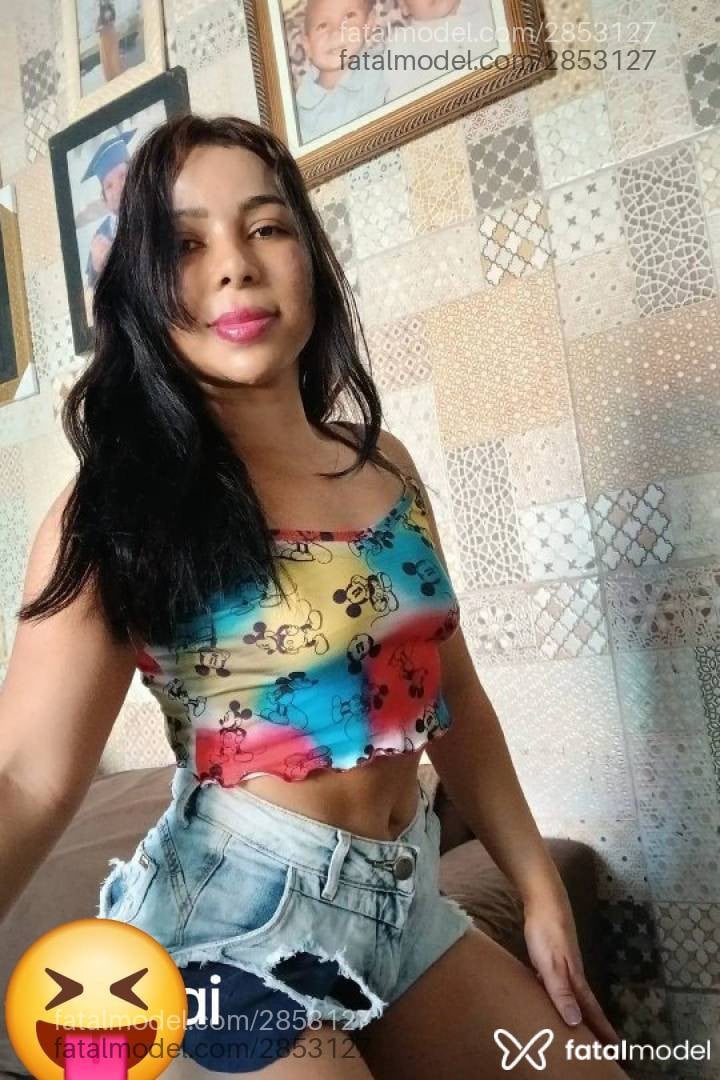 Acompanhante mulher morena (o) de olhos pretos - Maju Morena