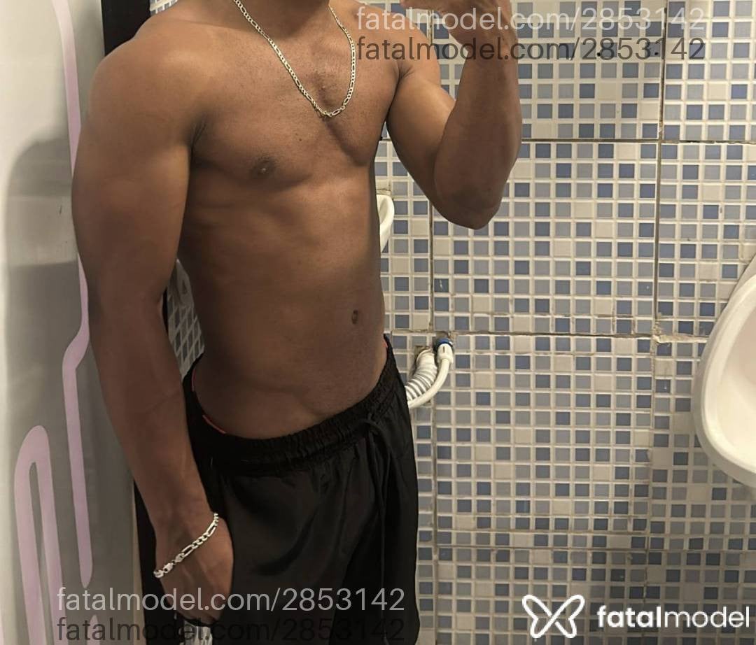 Acompanhante homem morena (o) de olhos pretos - Negoo Acompanhante homem morena (o) de olhos pretos - Negoo