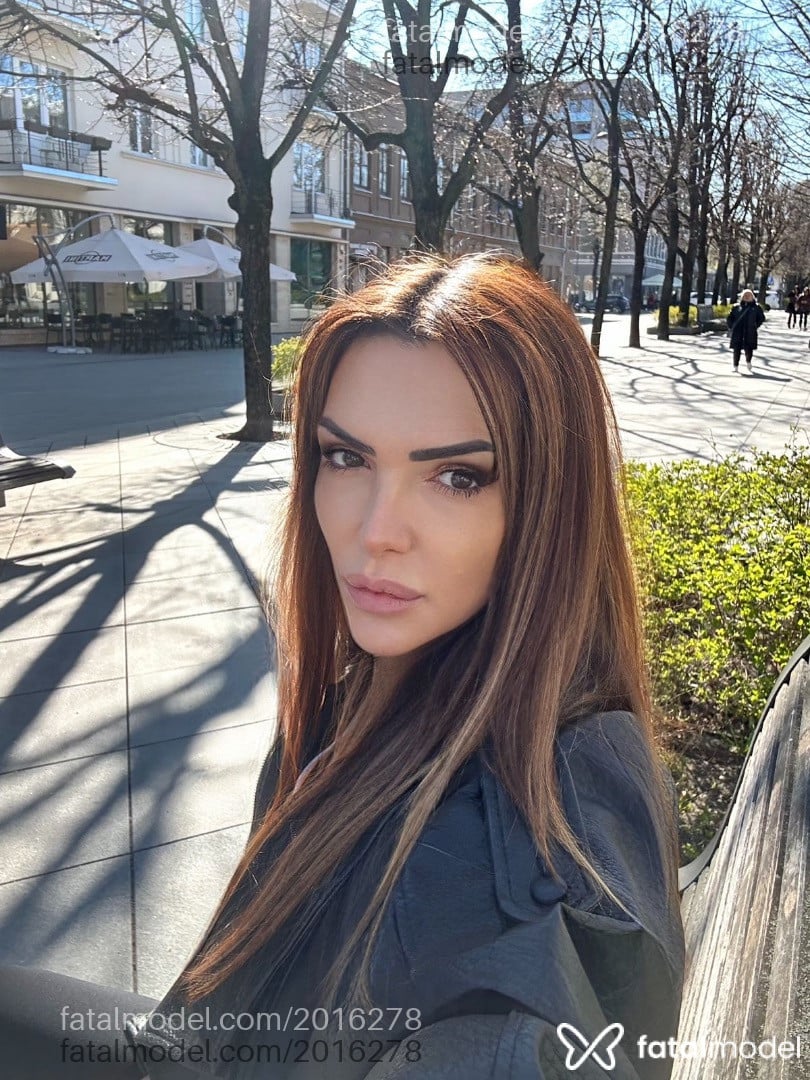Acompanhante mulher com cabelo castanho de olhos castanhos em Patrocínio - Karin Petrova