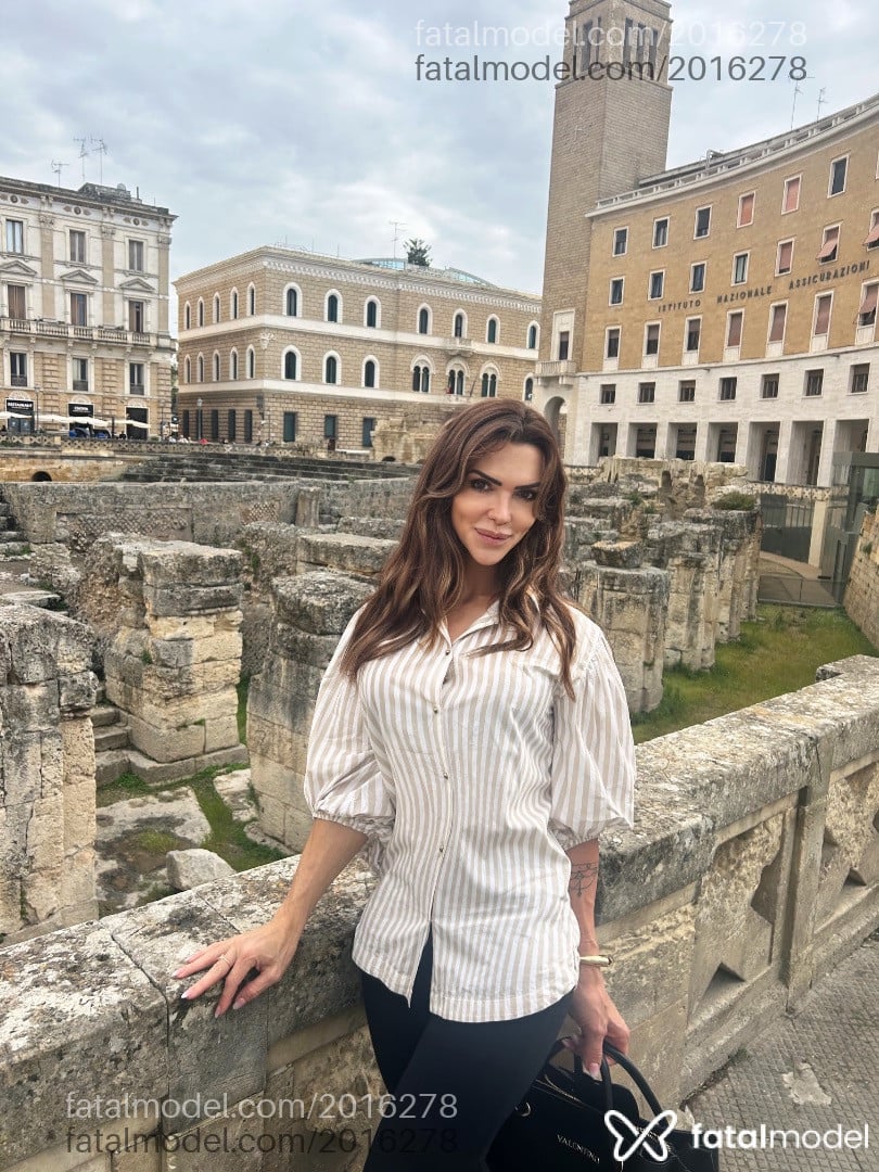 Acompanhante mulher com cabelo castanho de olhos castanhos em Patrocínio - Karin Petrova