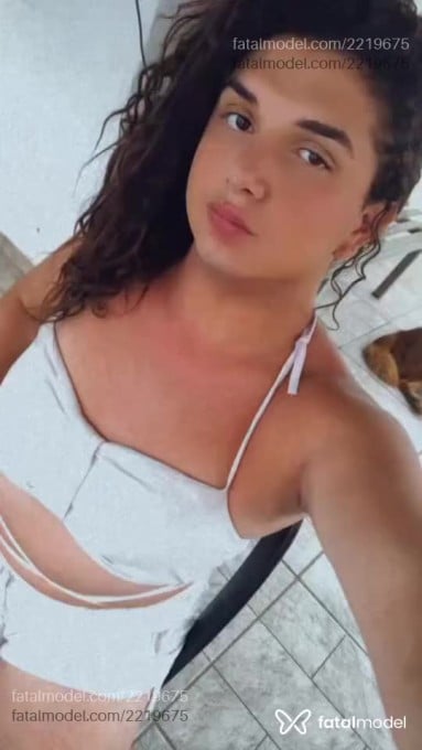 Acompanhante mulher trans com cabelo castanho de olhos castanhos em Varginha Acompanhante mulher trans com cabelo castanho de olhos castanhos em Varginha - Heloísa Victoria