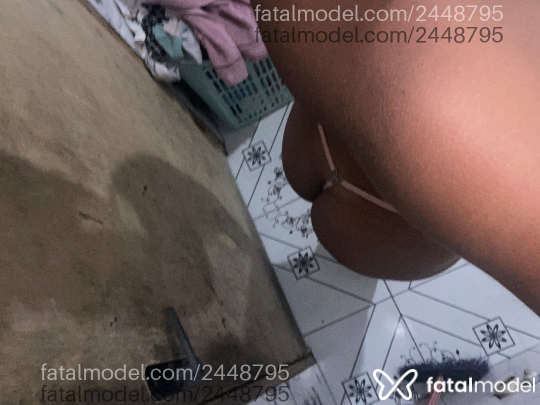 Acompanhante mulher trans morena (o) de olhos castanhos em Jandira - Mirella