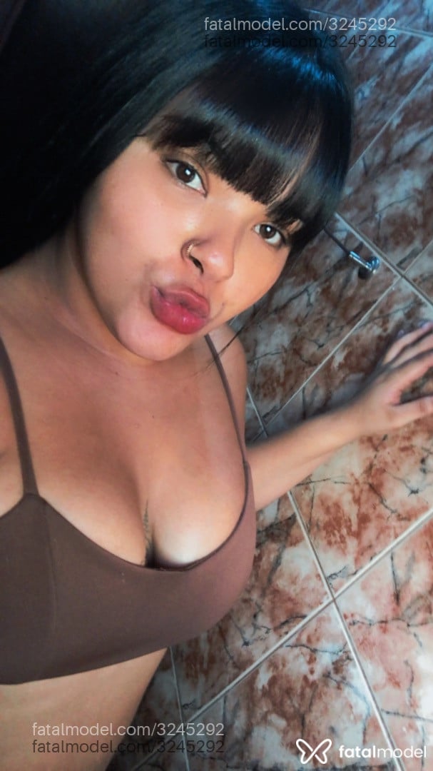 Acompanhante mulher morena (o) de olhos castanhos em Uberlândia - Cristina