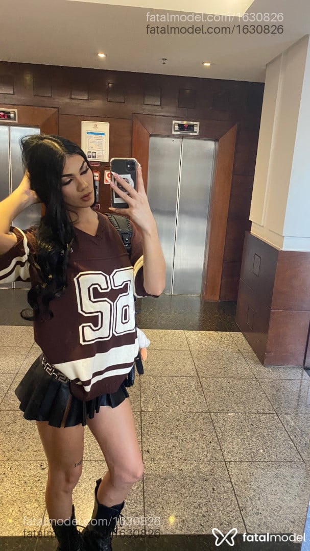 Acompanhante mulher trans morena (o) de olhos castanhos em Cristalina - Violetta