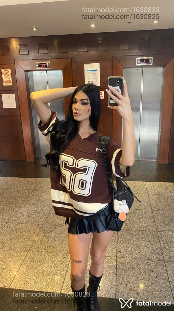 Acompanhante mulher trans morena (o) de olhos castanhos em Cristalina - Violetta