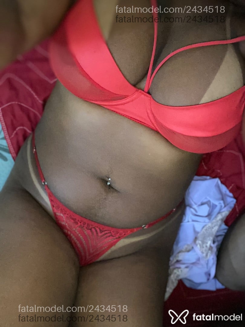 Acompanhante mulher morena (o) de olhos castanhos em Virtual - Karen