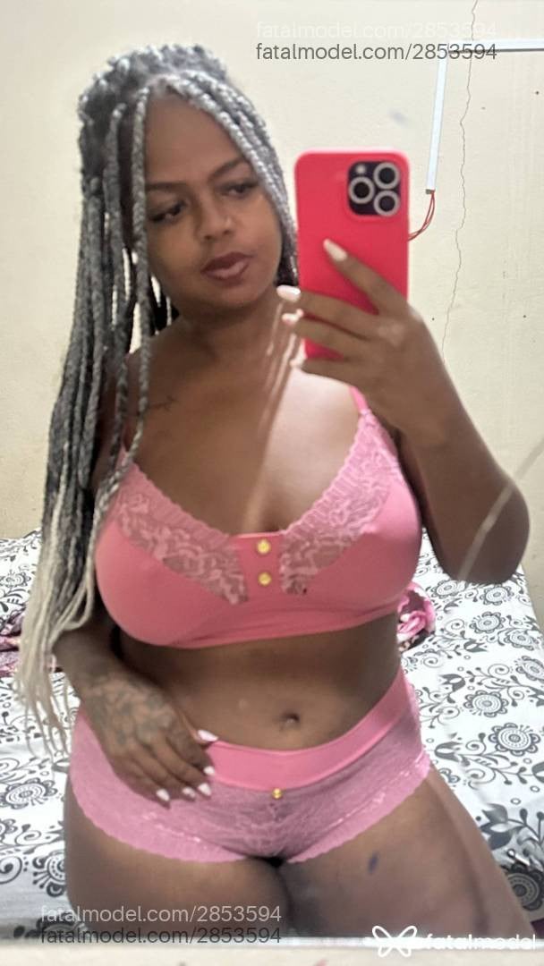 Acompanhante mulher com cabelo colorido de olhos castanhos em Bom Jesus de Goiás - Mayara
