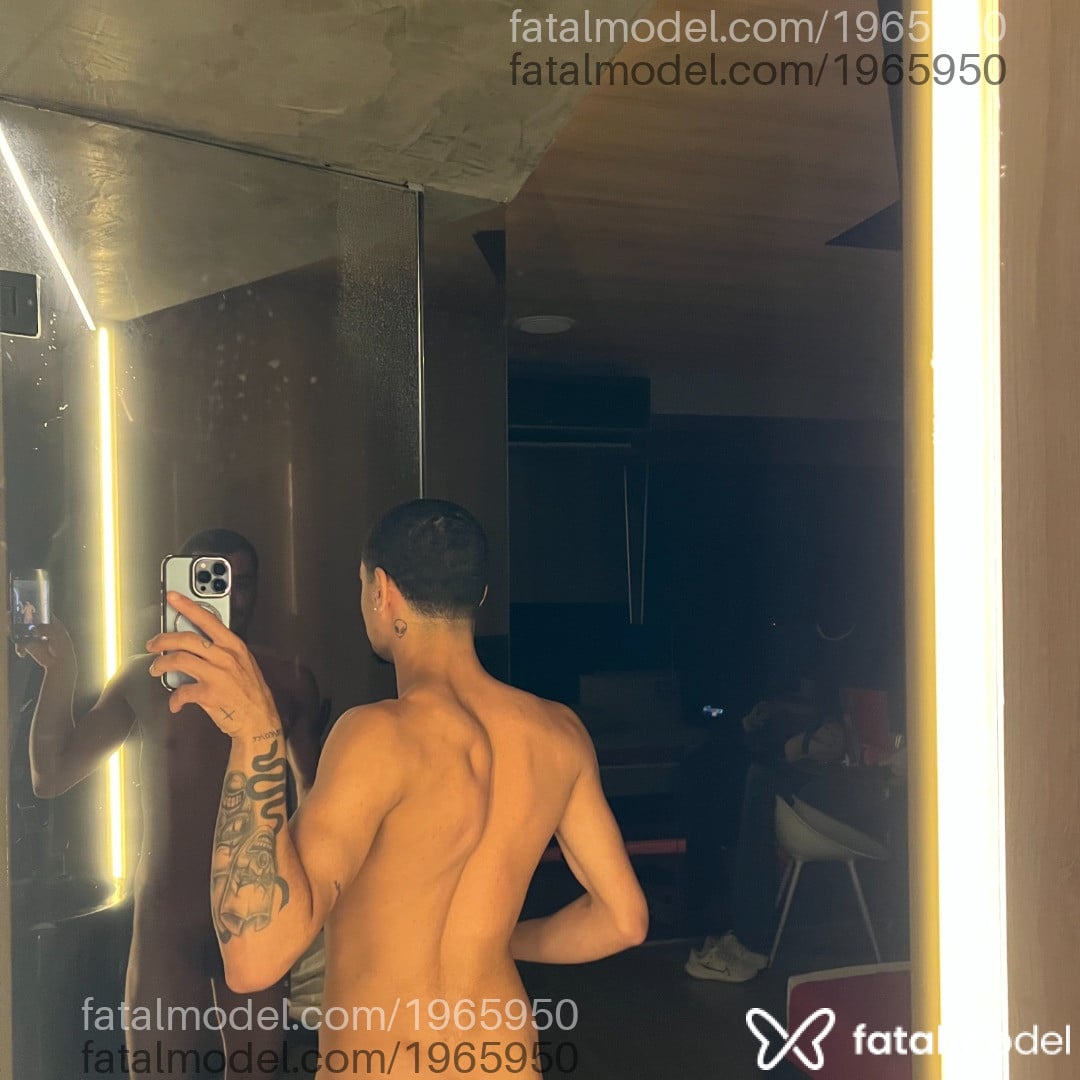 Acompanhante homem morena (o) de olhos castanhos - Gabriel
